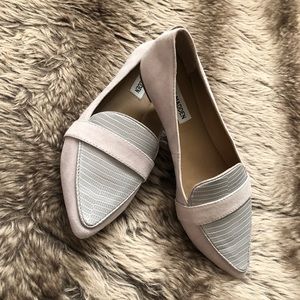 6.5 Steve Madden Jainna light grey snake and suede pointy flats